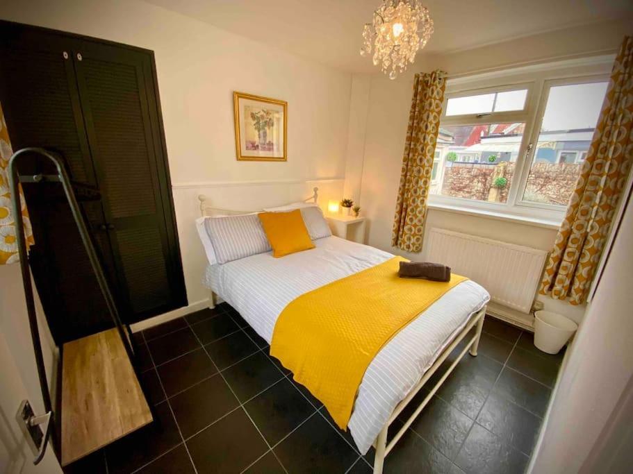 Brickworks - 2 Bedrooms, 15 Mins Walk To The Centre, With Garden Кардифф Экстерьер фото